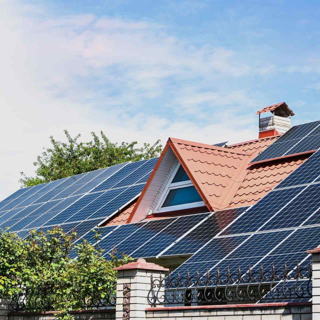 How to save up money on home solar panels